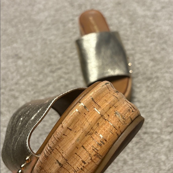 Kurt Geiger 'London Maci' Metallic Flatform Sandals with a cork platform sole - Picture 10 of 12